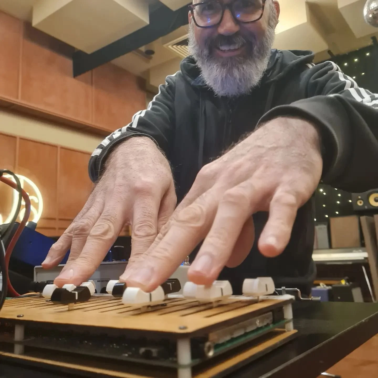 @rdomain and @shamisen_noriko_tadano cooking up some dark and delicious sounds! 
Never recorded a shamisen with modular synth before, what fun.
@nexusarts
@james.brown.music