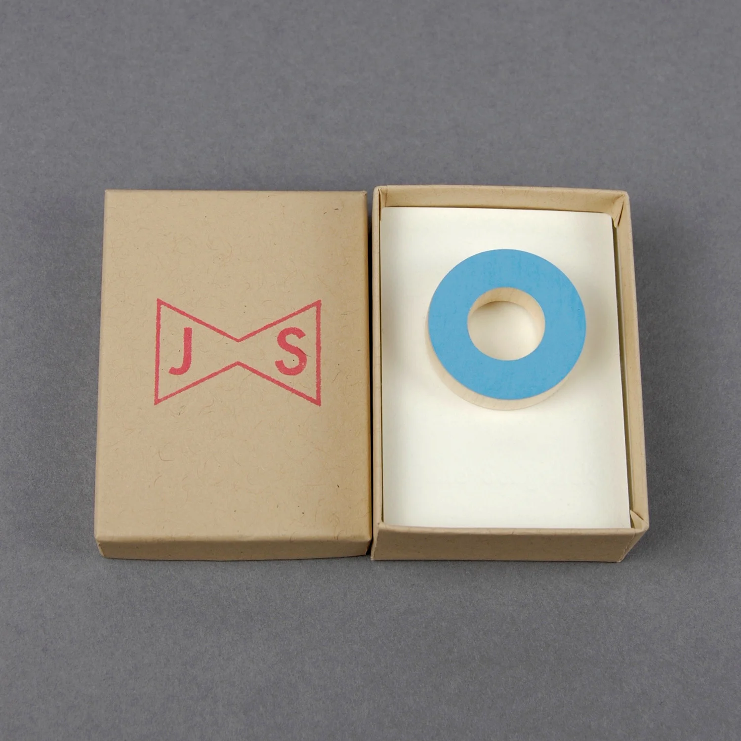 CirclePinBlueBoxGrey.jpg
