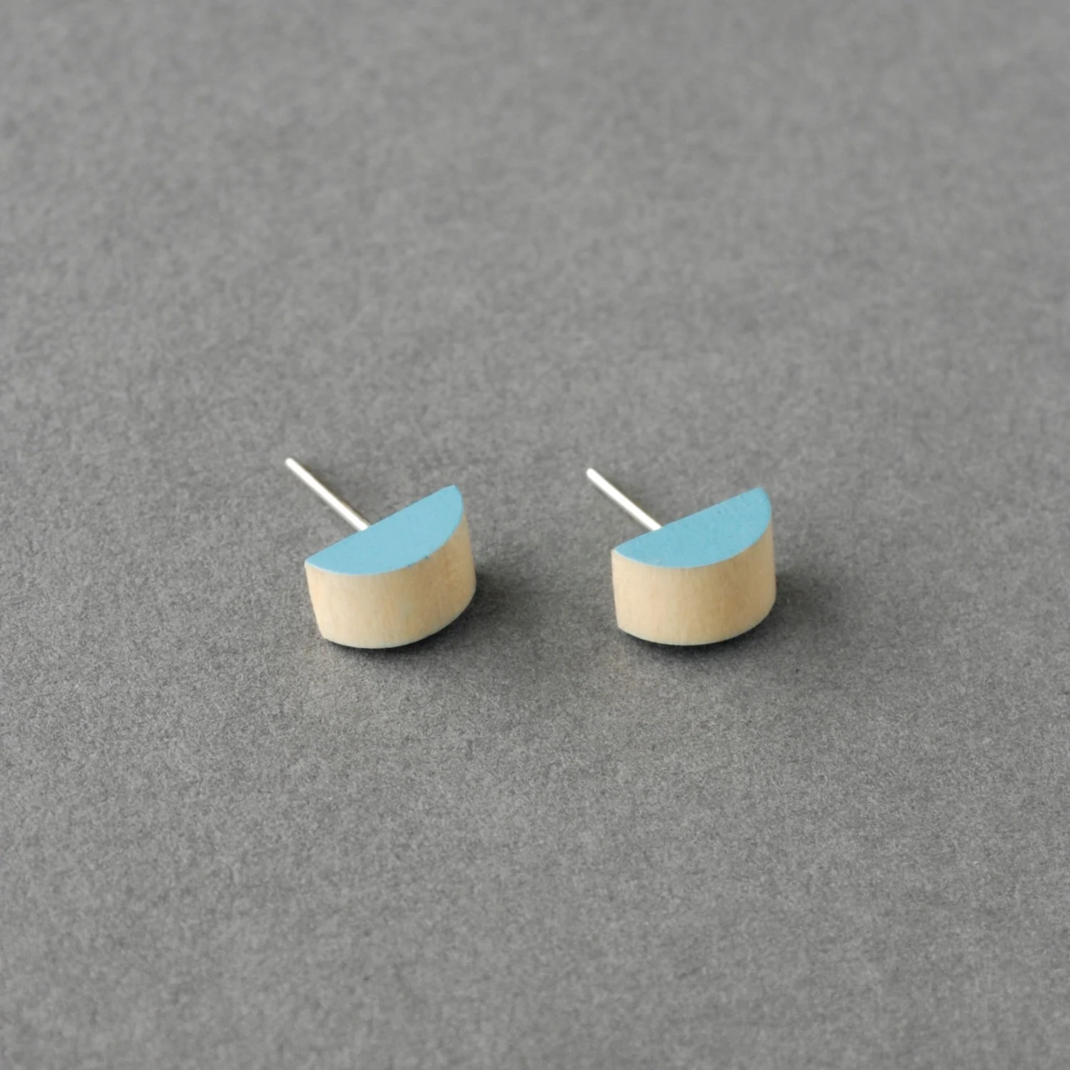 SemiCircleBlueFace45Grey.jpg