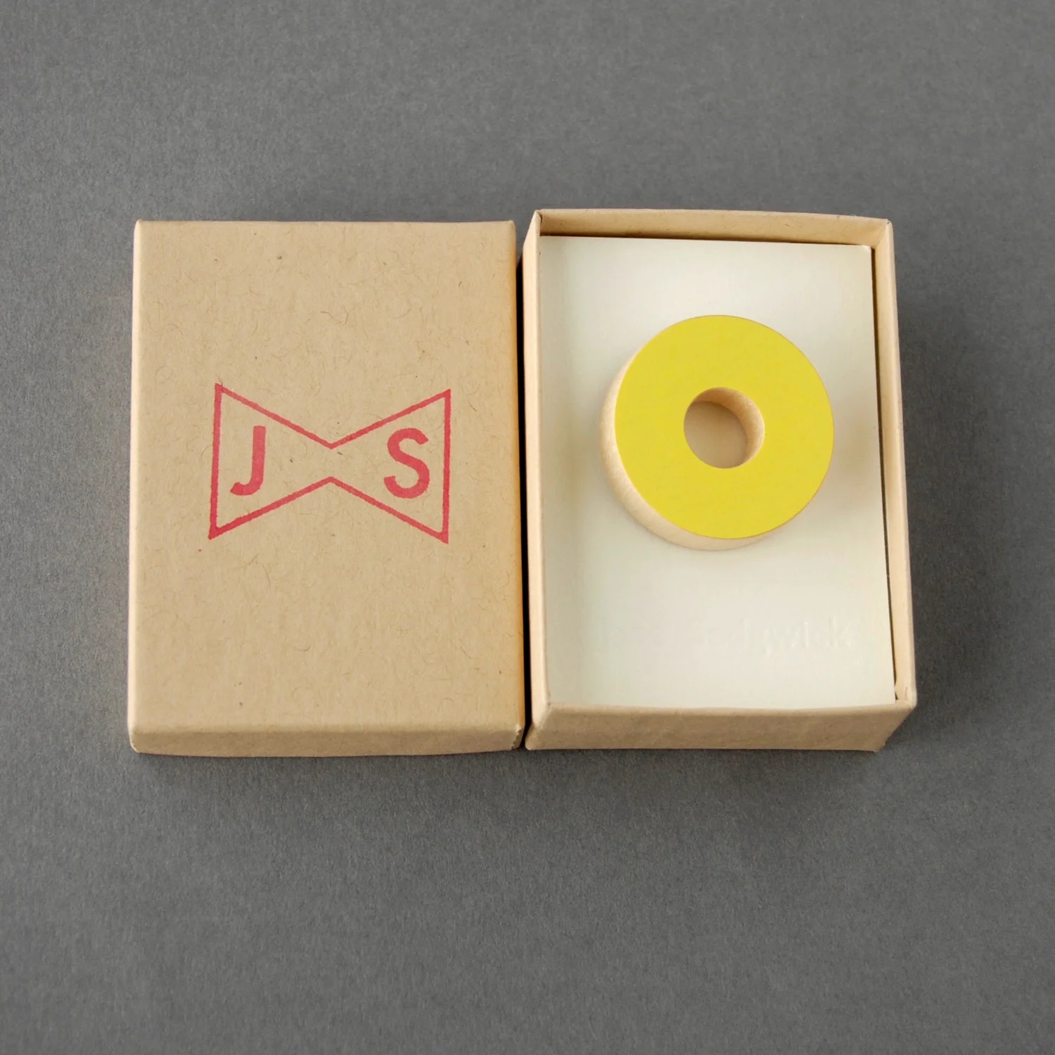 WCirclepinBroadYellowBoxGrey.jpg