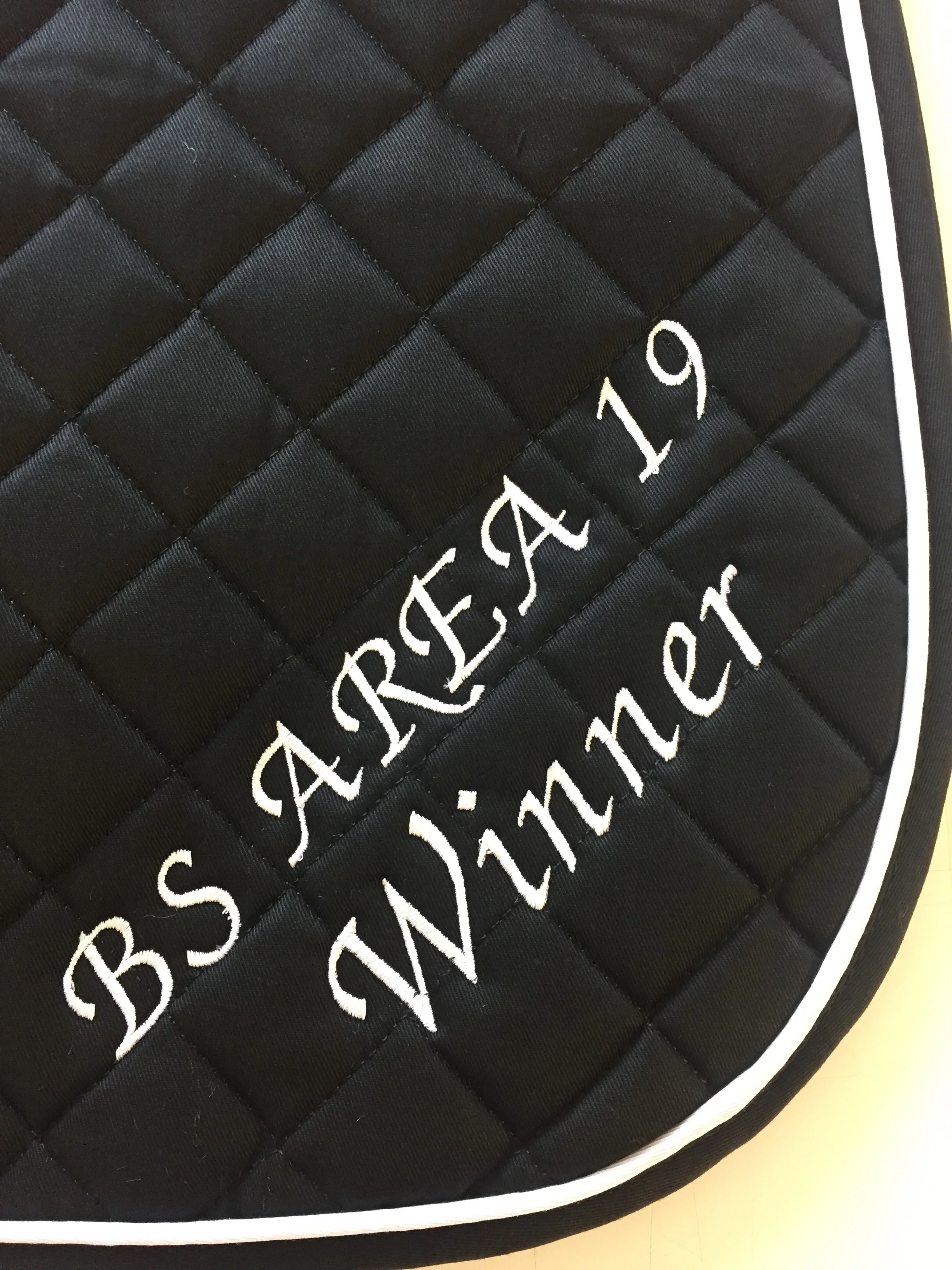 piped_edge_saddle_cloth_personalised_theprintlocker_(15).jpg
