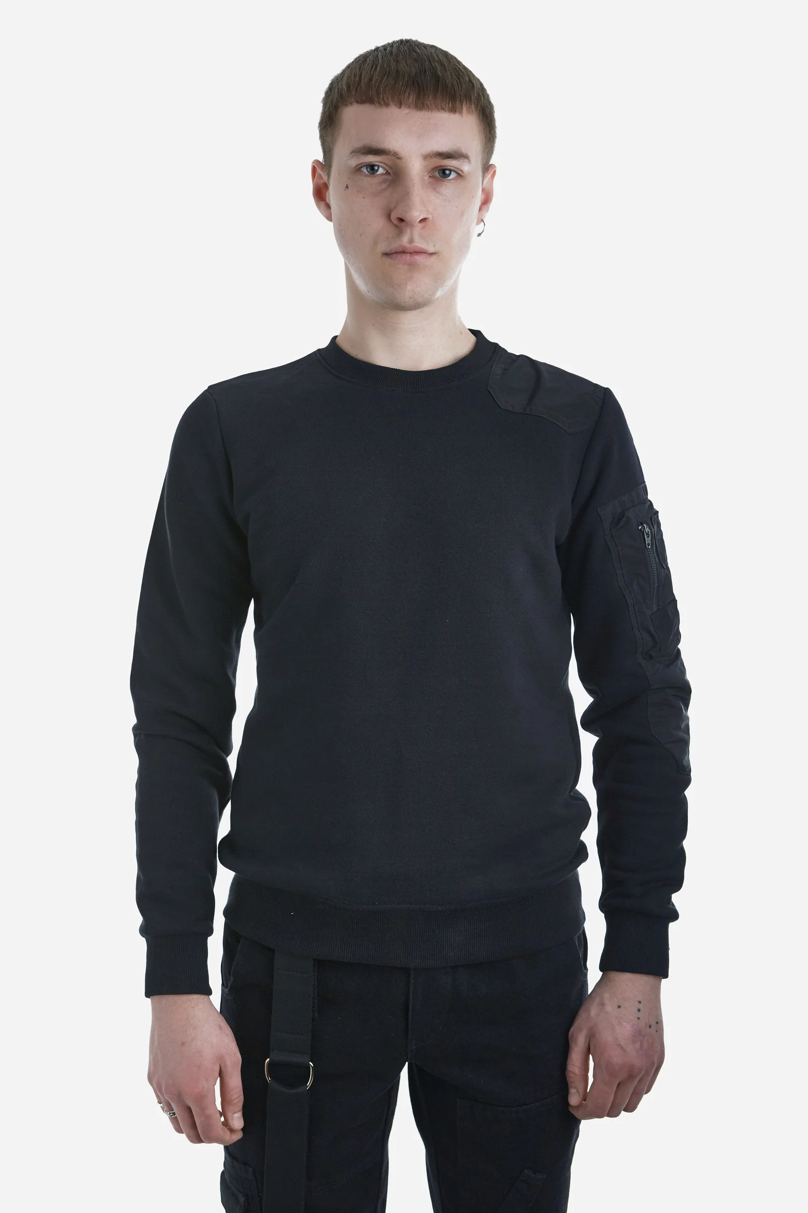 UTILITY-SWEATER-FRONT-BLACK.jpg