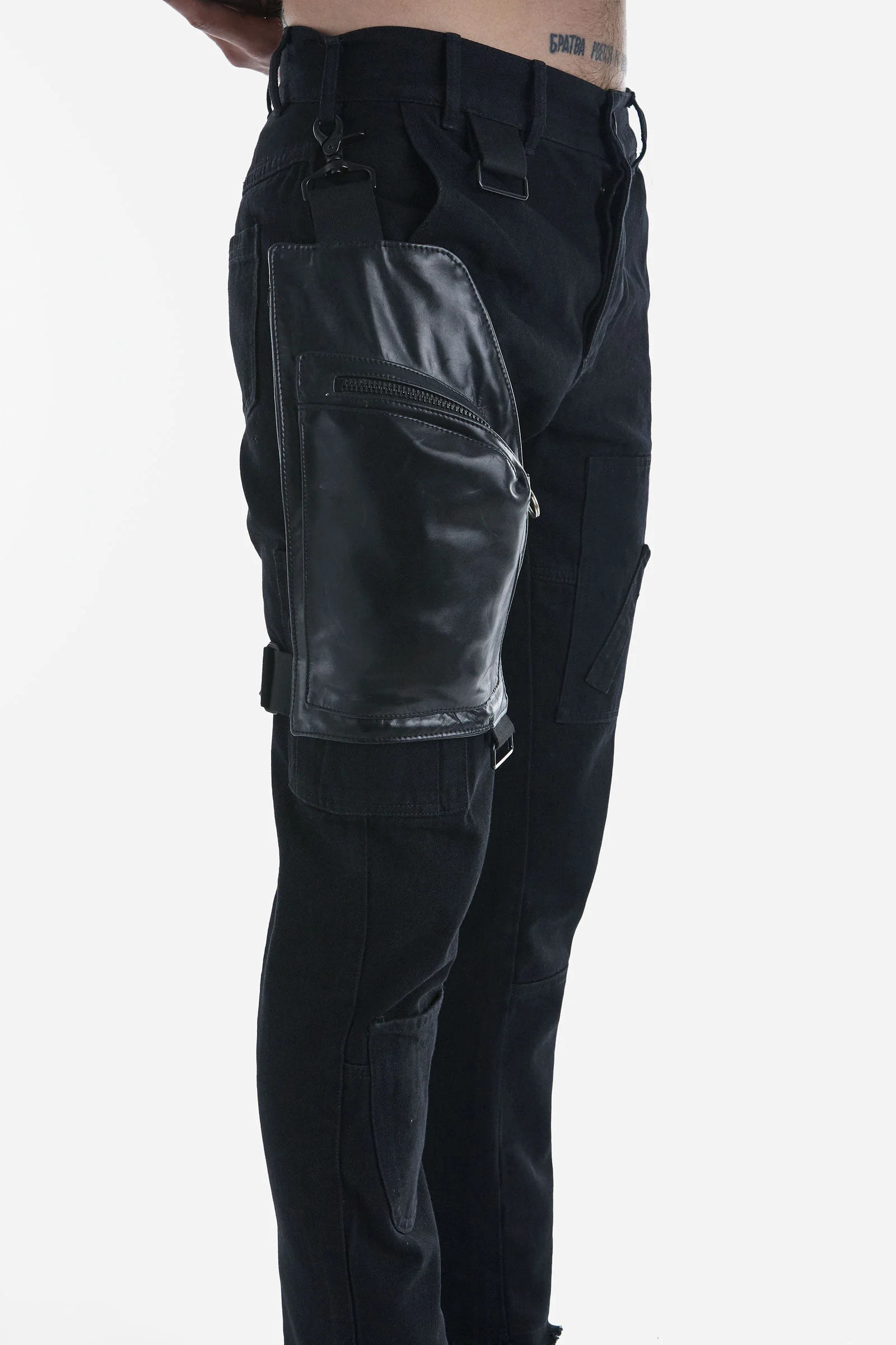 LEATHER-LEG-SPANNER3.jpg