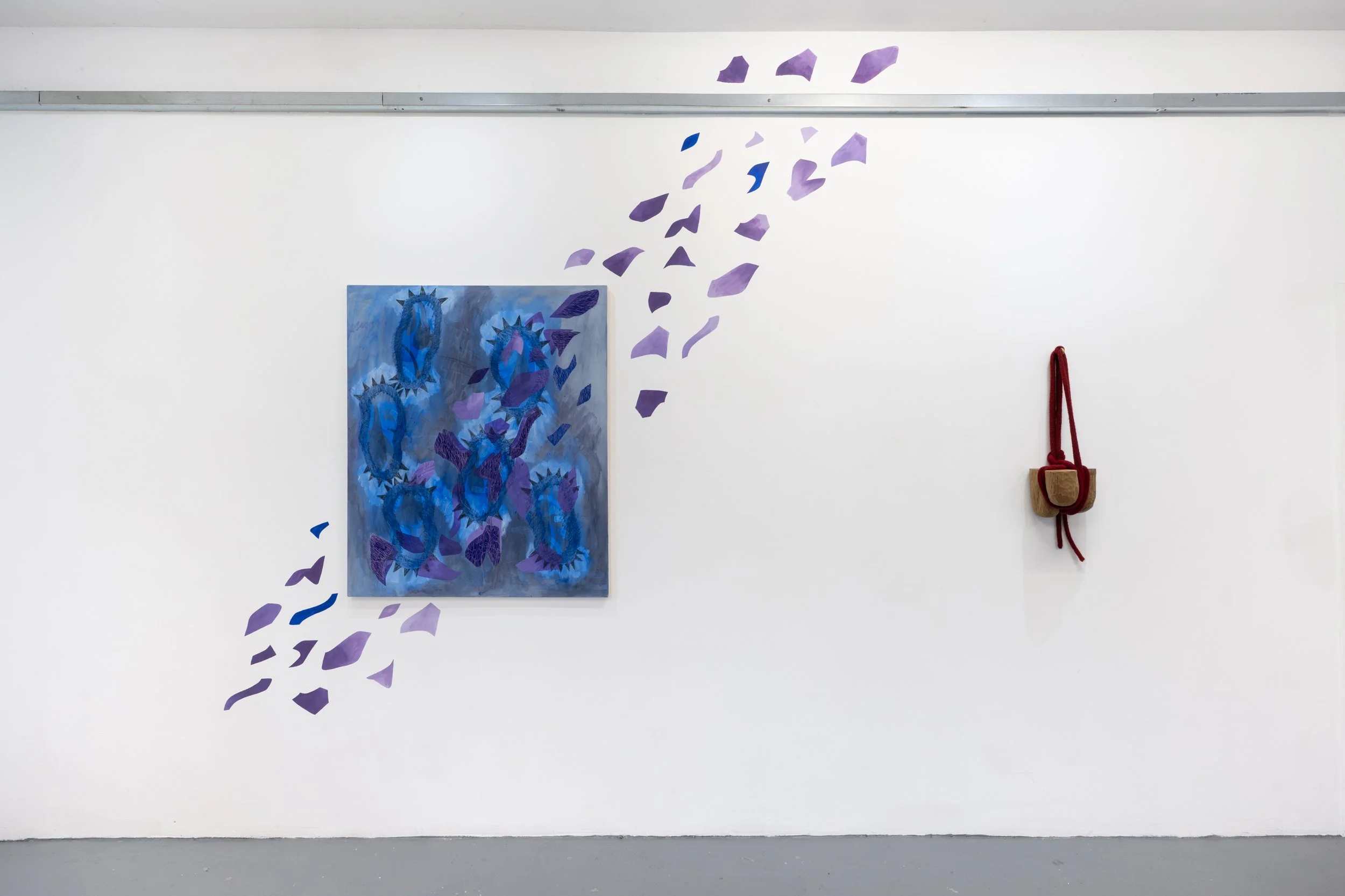 Goia Mujalli (wall painting and painting on the left) & Tonico Lemos Auad (sculpture hanging piece, right side)
