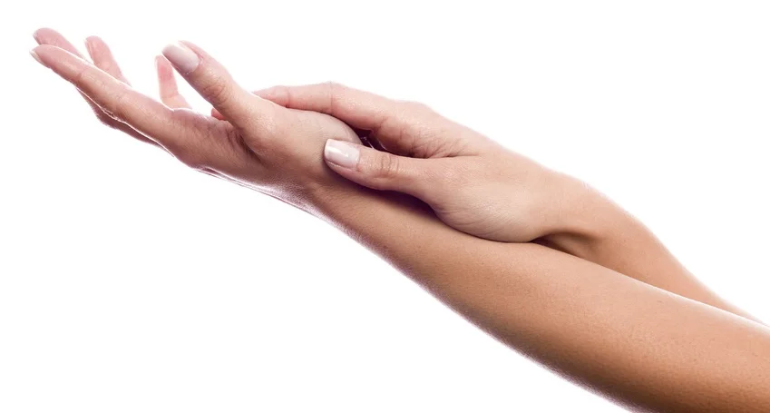 Beauty Clinic: First Aid for fragile fingernails