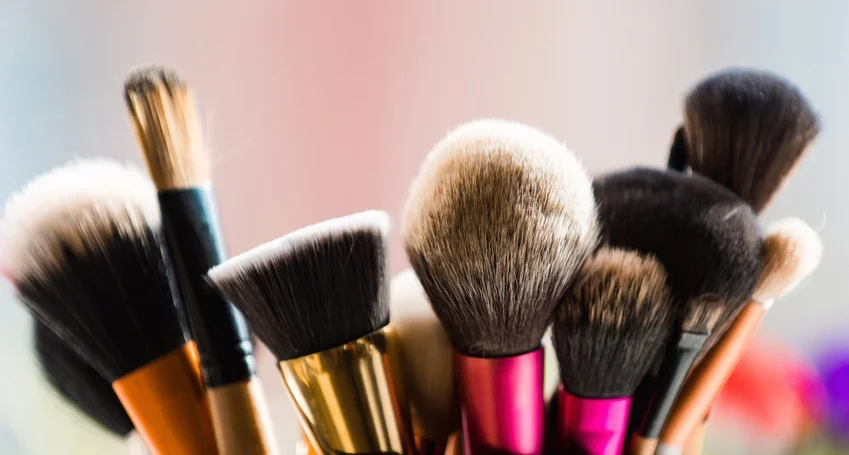 Beauty Clinic: A wardrobe of make-up brushes?