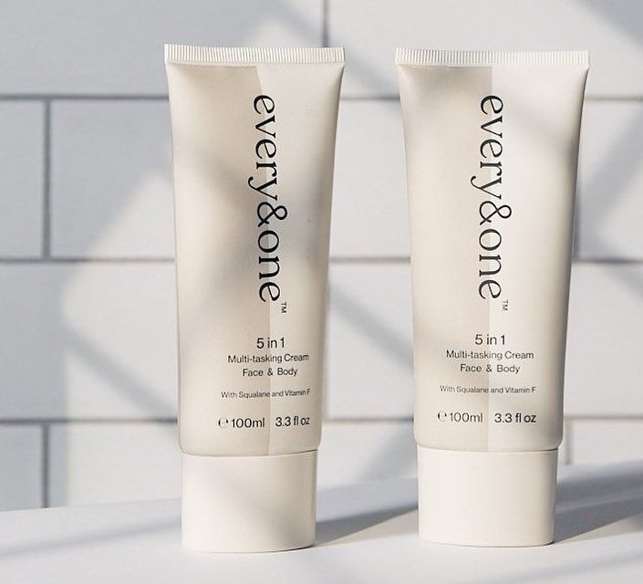 Fab Find of the Week: @everyandoneofficial multi-tasking cream 🤍💫

Well, we really put THIS through its paces. (To be preicse, Jo did.) 

On a short, sunny holiday, it multi-tasked in just the way it was designed to, when Jo managed to forget both 