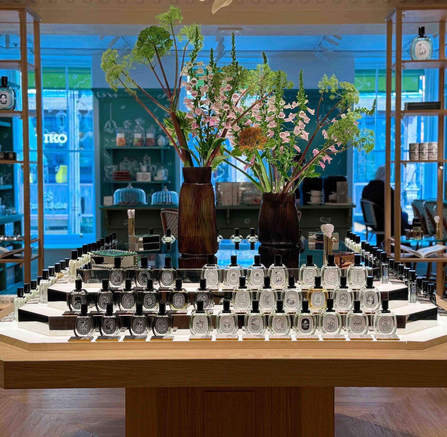 Jo&rsquo;s Scent Notes: La Maison @diptyque ✨

Have your senses dazzled by a new emporium on London&rsquo;s Bond Street 🤩

It isn&rsquo;t just a shop; it&rsquo;s really a bit of a Diptyque museum, too, with a long stretch of cabinetry showing artefa
