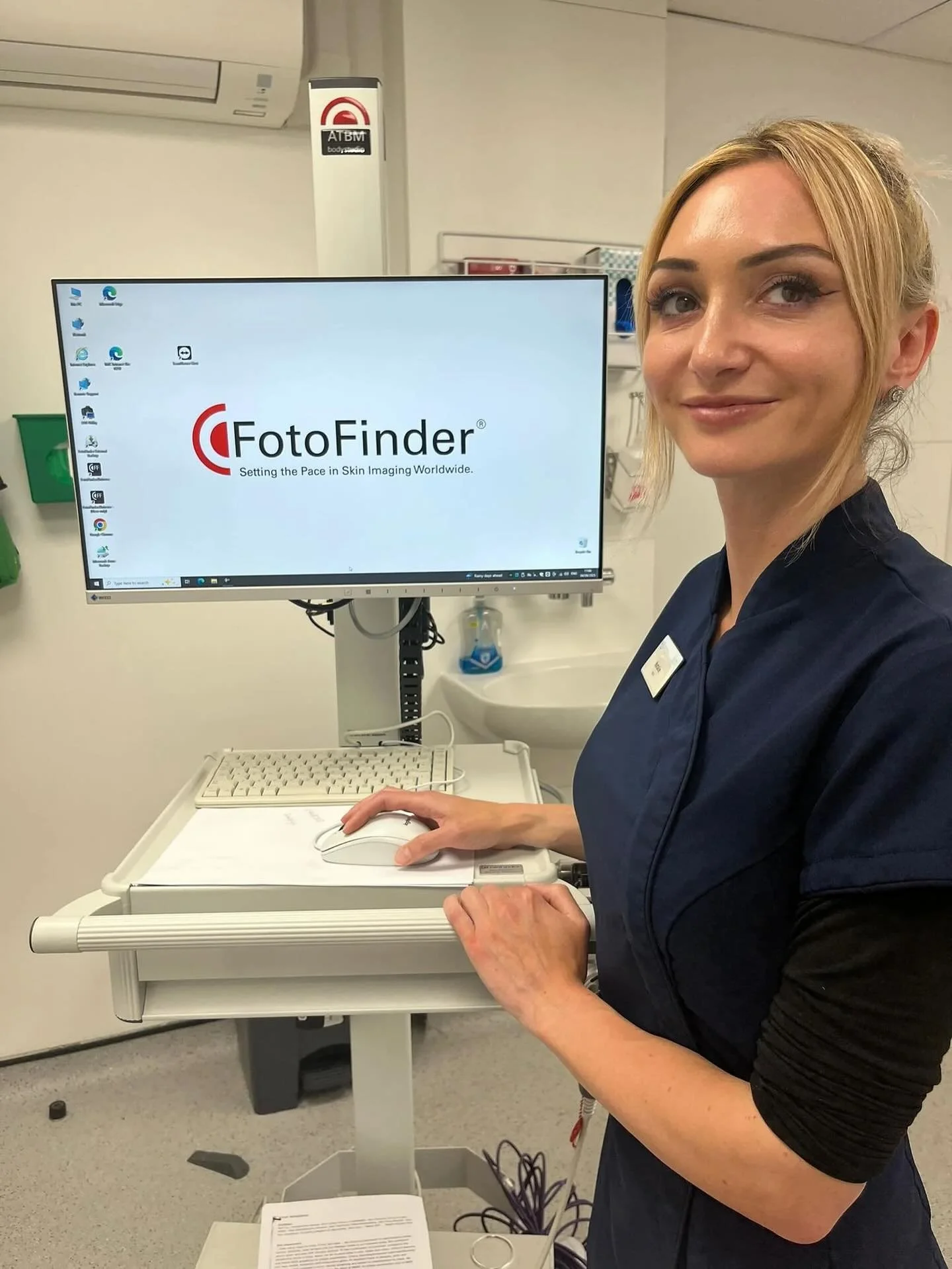 Health Notes: Mole Mapping with FotoFounder at @sknclinicsuk ❤️

Jo Fairley shares an important reminder we all need to hear: don&rsquo;t skip your skin checks. After noticing a suspicious patch of skin on her back, Jo booked a mole check at SK:N Cli