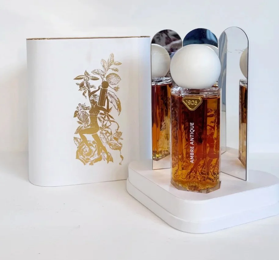 ✨ Jo&rsquo;s Scent Notes | Christmas Scent of the Day ✨

For years, Jo&rsquo;s Christmas Day fragrance has been Guerlain Mitsouko - warm, spicy and wonderfully festive. A classic scent that feels made for tradition and celebration.

But this year, Jo