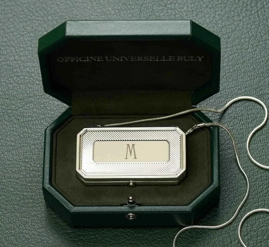 Fab Find of the Week: @officine_universelle_buly Metallic Baume des Muses ✨

This is an absolute treat. It&rsquo;s a &lsquo;treat price&rsquo;, but it&rsquo;s also a serious treat for the lips. A few weeks ago, when hosting an event with Officine Uni