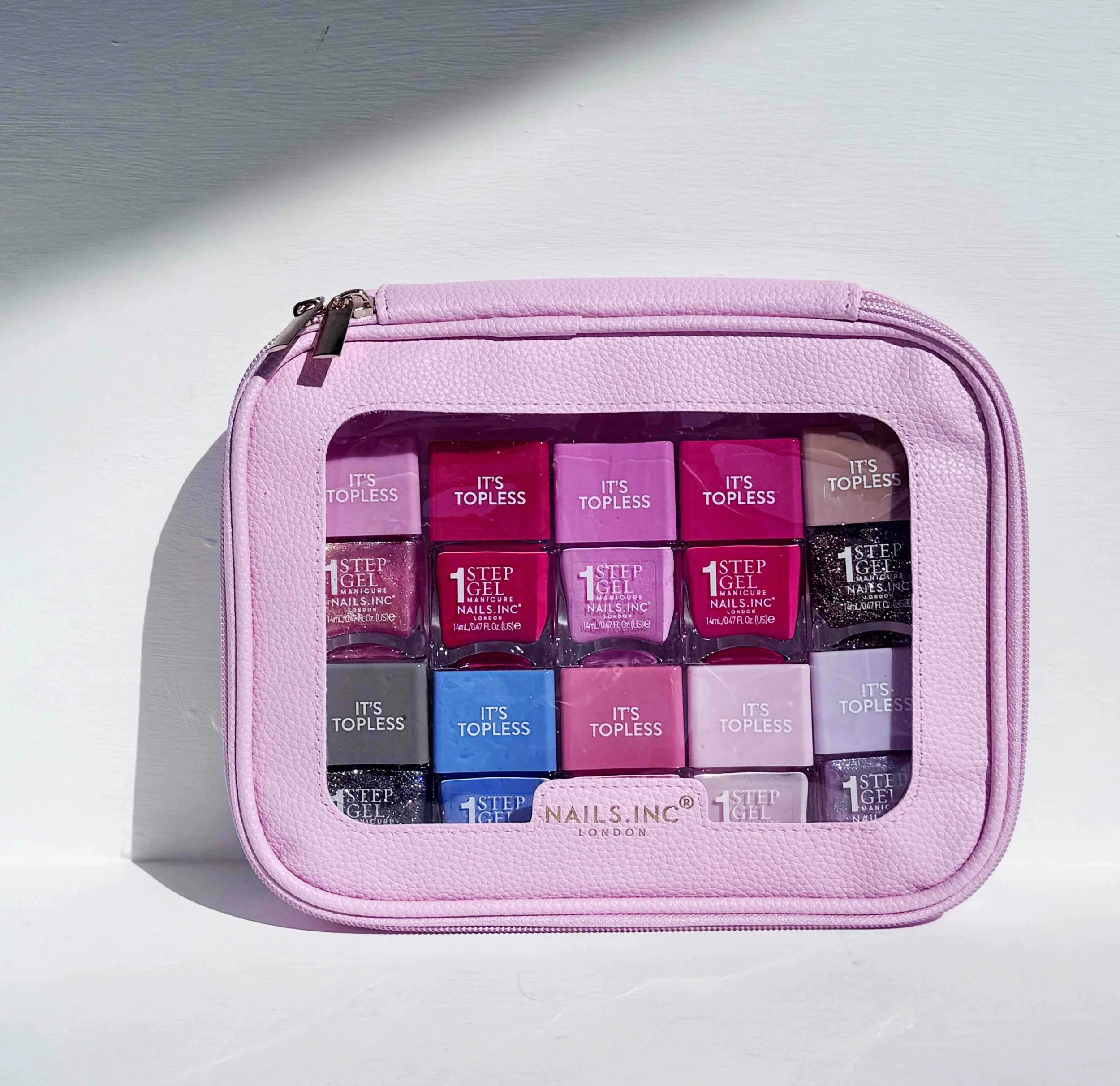 Beauty Steal: @nailsinc It&rsquo;s Topless 1-Step Gel @bootsuk exclusives 💅

Cue trumpets, cue drumroll: Nails.INC has just dropped 23 exclusive shades of It&rsquo;s TOPLESS at good old Boots. 

We wrote about these brilliant polishes a few weeks ba