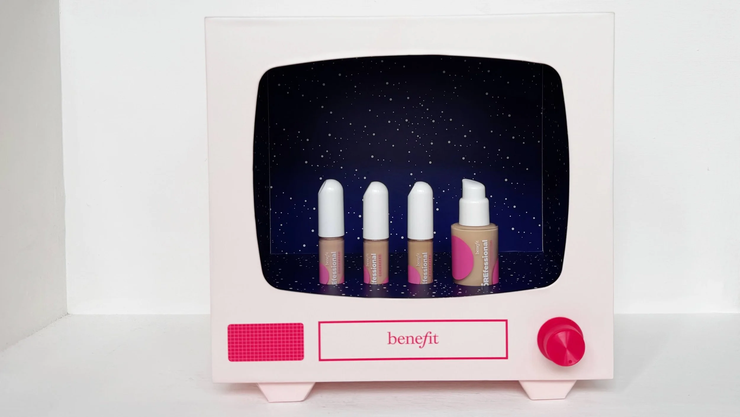 Beauty Bible Loves... Benefit The POREfessional Concealer (and foundation, too)