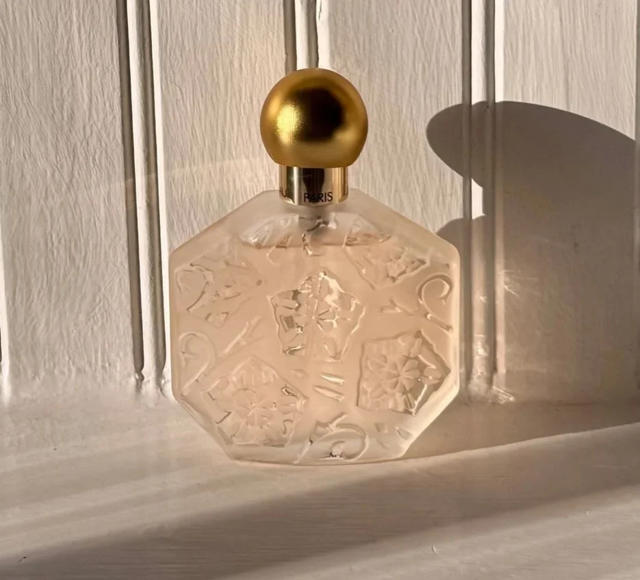 Jo&rsquo;s Scent Notes: Ombre Rose L&rsquo;Original 💖

Some fragrances are more than just scents &ndash; they&rsquo;re memories in a bottle. ✨ 

This week, Jo revisits Ombre Rose L&rsquo;Original, the beautifully soft, powdery rose fragrance that in