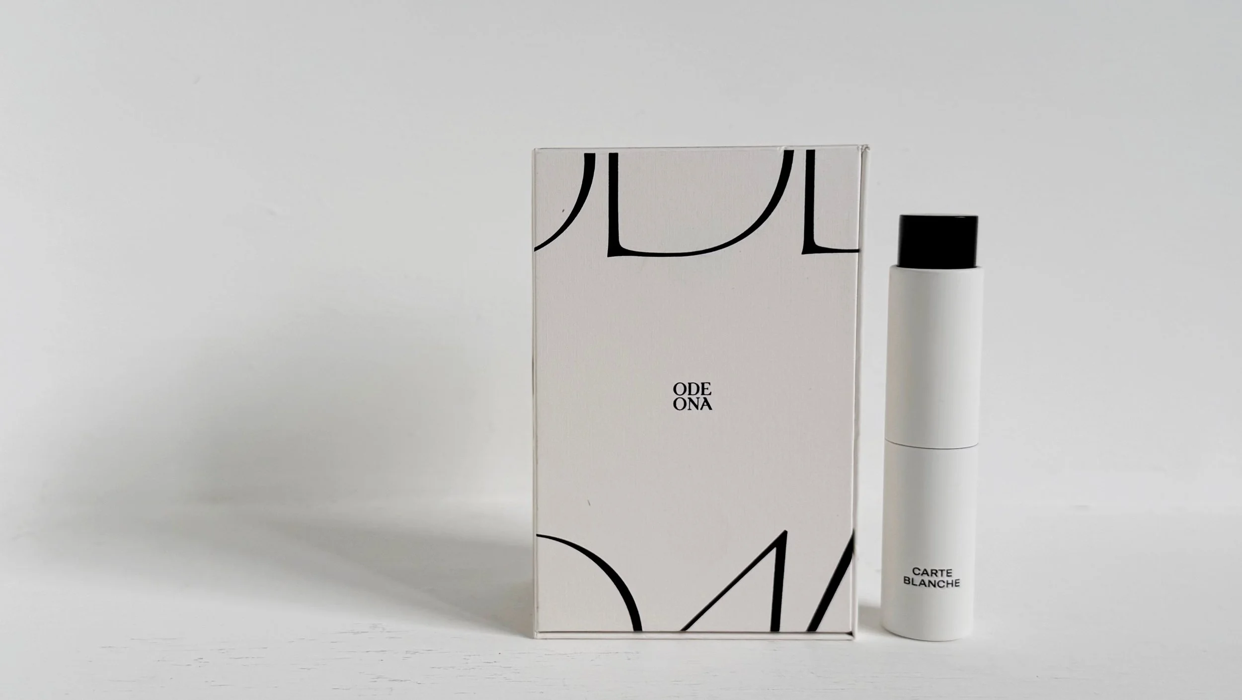 Jo's Scent Notes: Ode Ona Carte Blanche