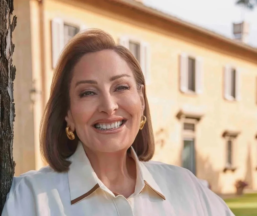 Face-to-face with @lauragellerbeauty the OG make-up artist on beauty for the 40+ woman 💖

Laura Geller is our kinda gal. Punchy, knowledgeable, enthusiastic, no-nonsense. She&rsquo;s a roller-up-of-sleeves, as we are ourselves. She became a professi