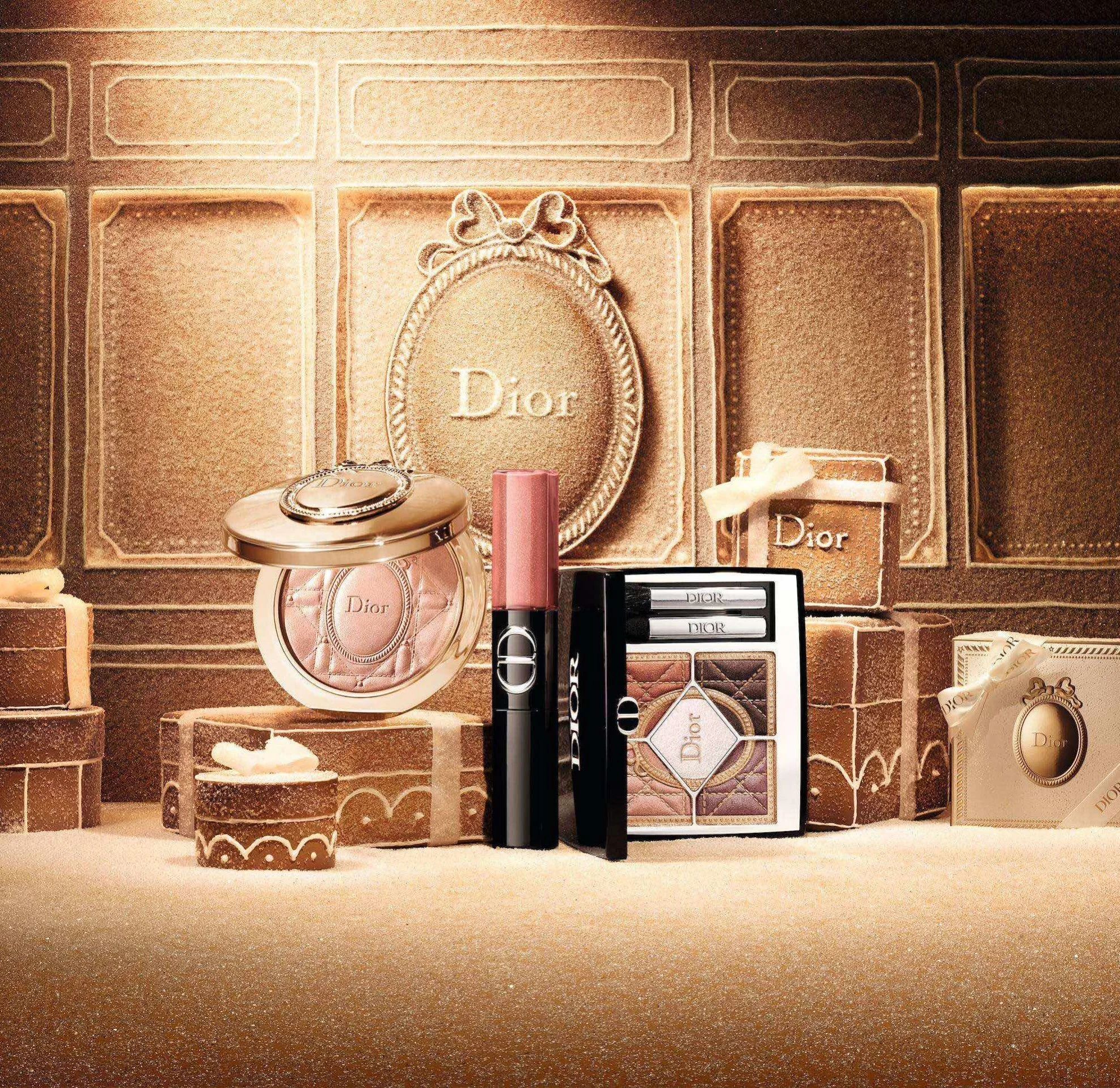 ✨ Fab Find of the Week: @dior Cinnamon Glaze ✨

Consider us officially in our festive beauty era. 🎄 

From gorgeous honey-toned eyeshadows and glittering lip duos to a truly show-stopping gold nail polish, Dior&rsquo;s Cinnamon Glaze Holiday Collect