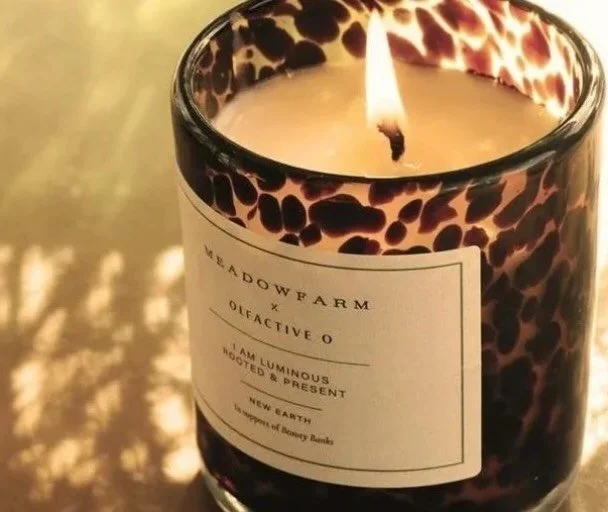 Fab Find of the Week: @meadowfarmlifestyle x @olfactive_o New Earth - in support of @thebeautybanks 💖

We can&rsquo;t imagine a more heart-warming or gorgeous candle collaboration! ✨ With just 400 of the limited-edition Meadowfarm x Olfactive O cand