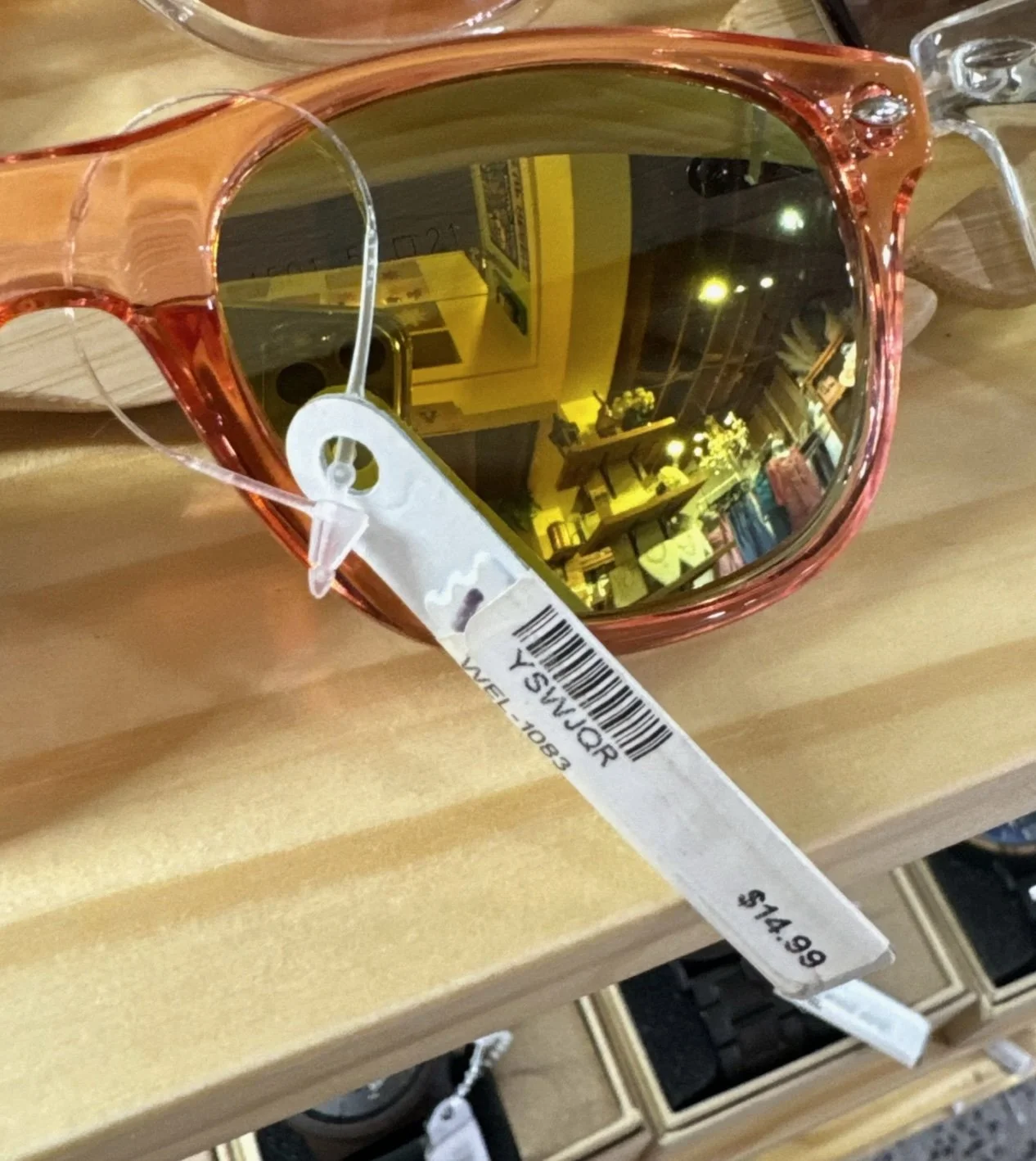 AM hang label.jpg