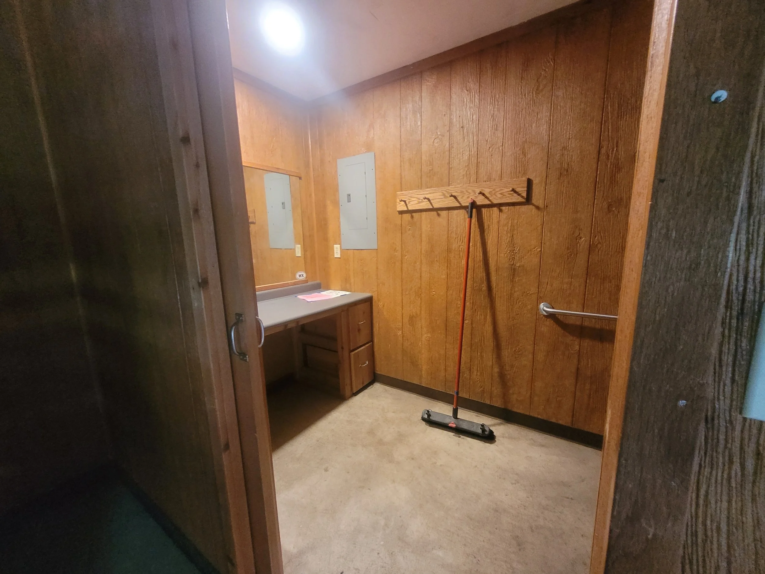 Cabin changing room