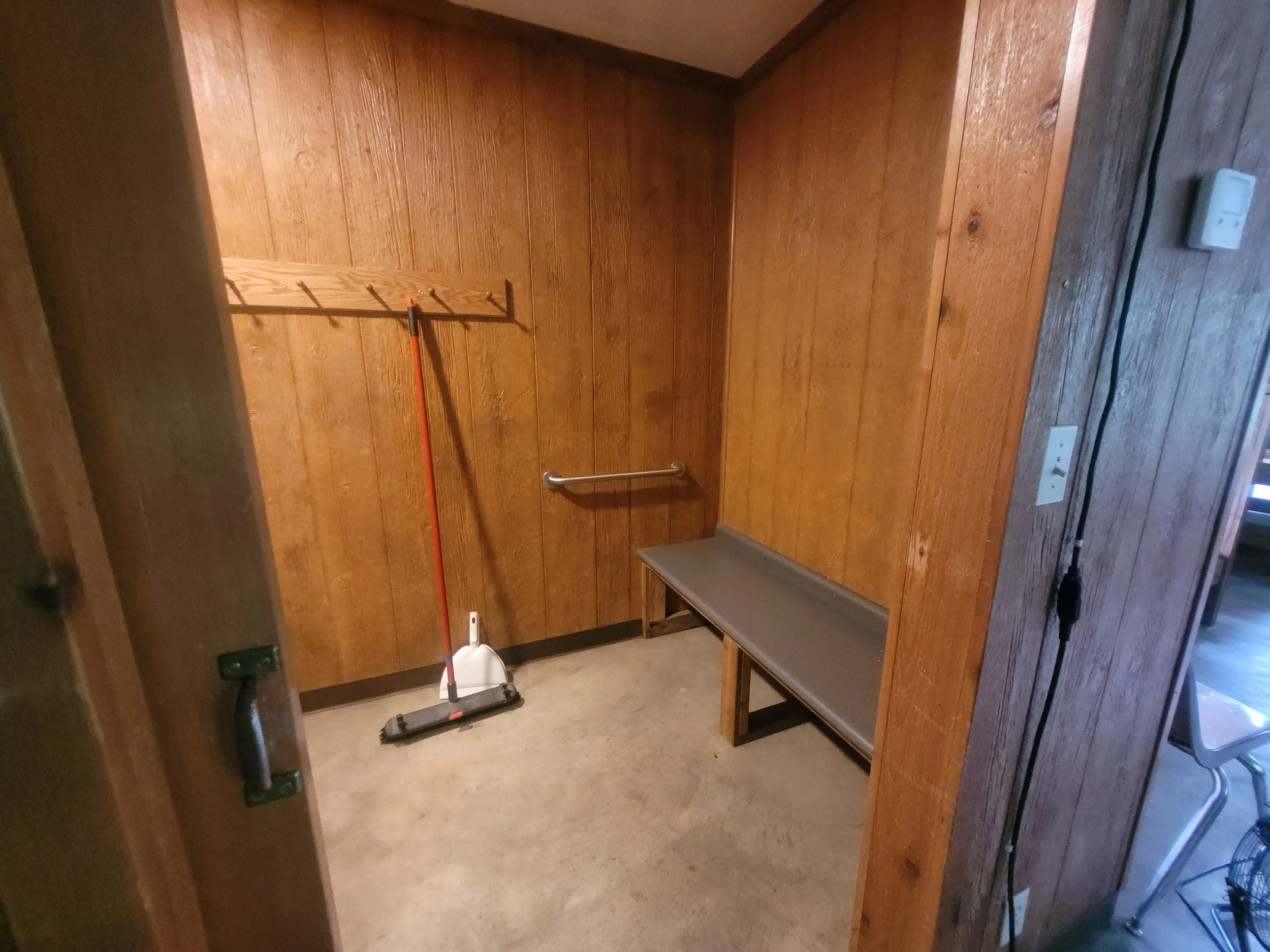 Cabin changing room