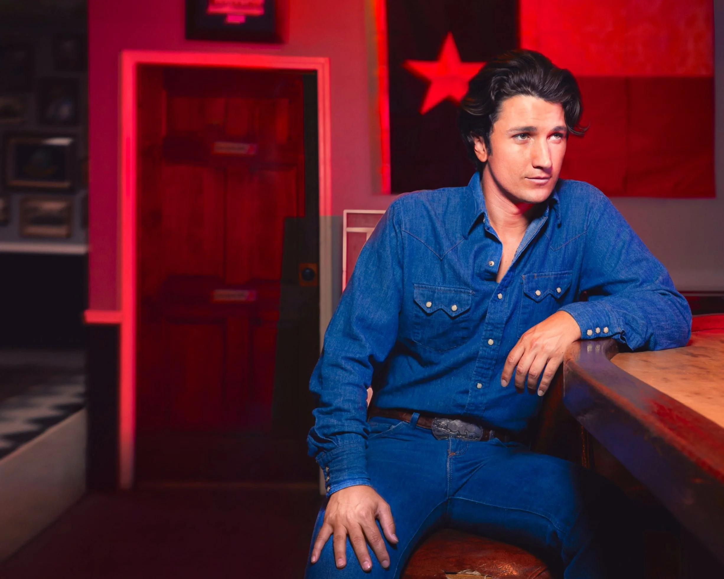 More New Drinking Songs - Intervista: Drake Milligan - Stagione n.9, puntata n.23