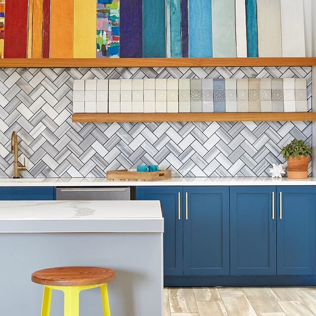 Throwback Thursday of a very colorful Crossville showroom! 📸: @leonidfurmanskyphotographer 
#interiordesign #interiors #design #hospitalitydesign #atxdesign #atxinteriors #color #tile #unhingedatx