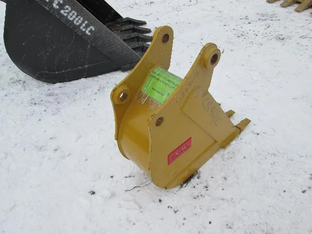 8618 Emaq 12in Tooth Bucket (02.14.14).JPG