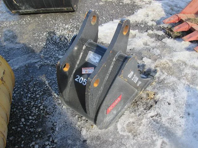 4226 18in Teran Tooth Bucket (02.23.16) a.JPG