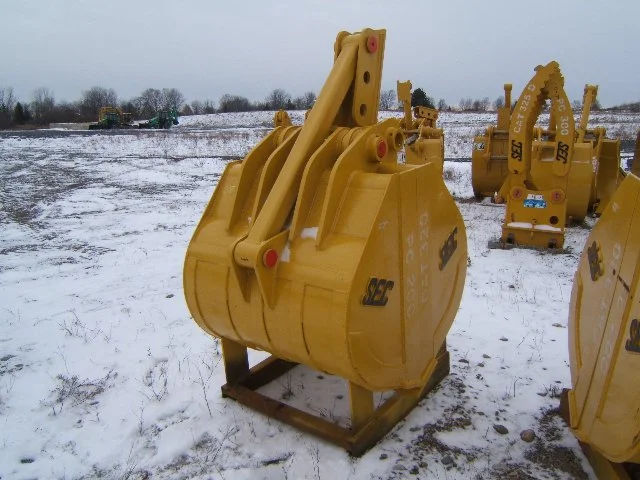 1329 SEC 42in Clam Shell or Grapple Bucket a.jpg