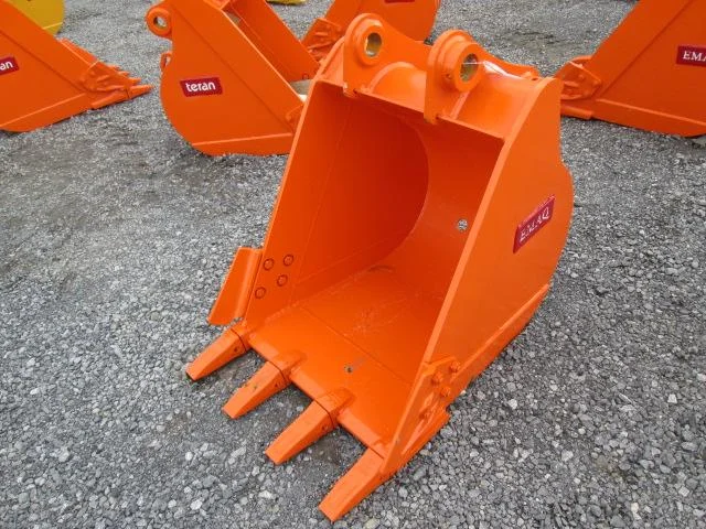 1256 30in EMAQ Tooth Bucket(07.24.15).JPG