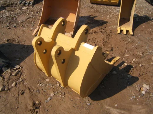 0722 30in Backhoe Tooth Bucket a.JPG