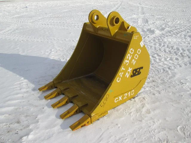 0607 SEC 42in Tooth Bucket (3.3.15).JPG