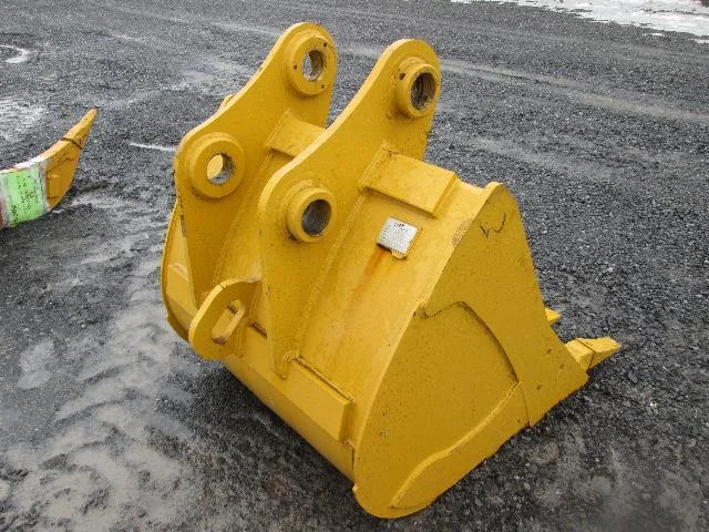 5631 42in Tooth Bucket (03.07.16) a.JPG