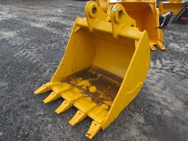 5631 42in Tooth Bucket (03.07.16).JPG