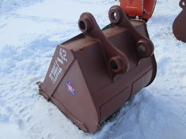 6323 42in TL Tooth Bucket (02.19.16) a.JPG