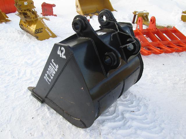 5853 42in TL Tooth Bucket (2.17.15) a.JPG