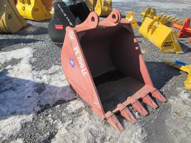 6316 42in TL Tooth Bucket (02.23.16).JPG