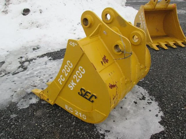 7822 45in Tooth Bucket (02.20.14) a.JPG