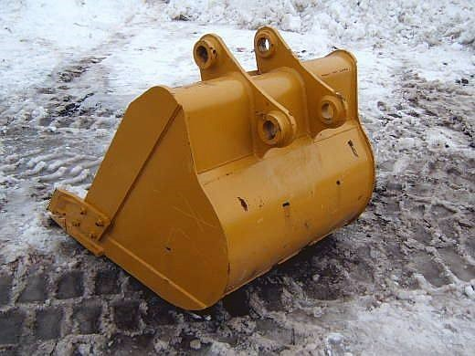 8649B 42in Chikara Tooth Bucket b.png