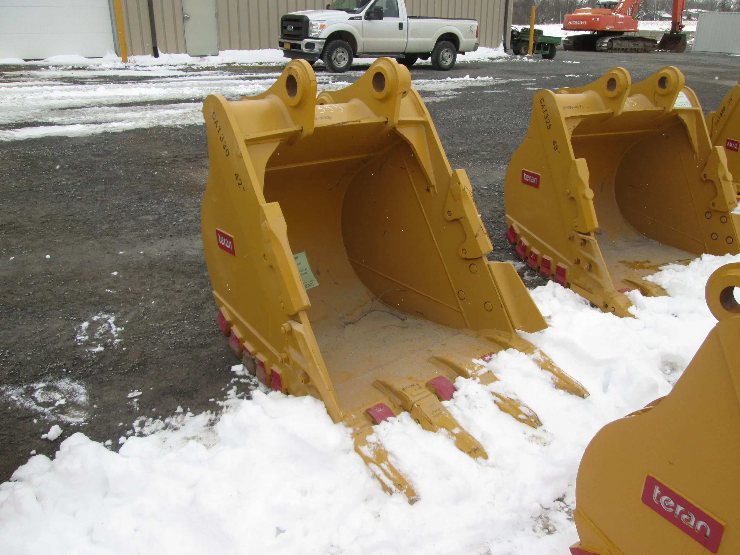 6084 42in Emaq Tooth Bucket (03.06.18).JPG