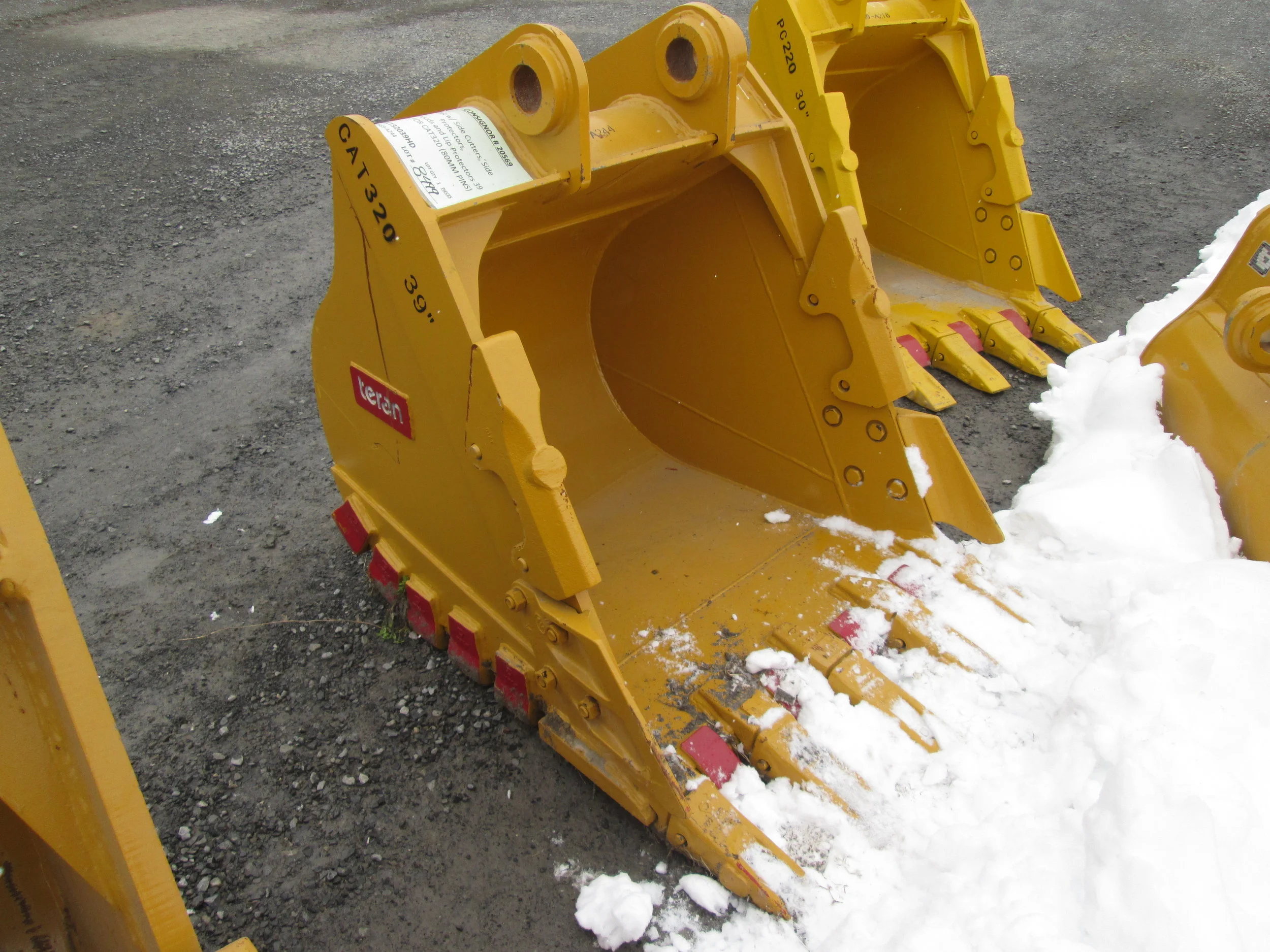 6040 39in Emaq Tooth Bucket (03.06.18).JPG