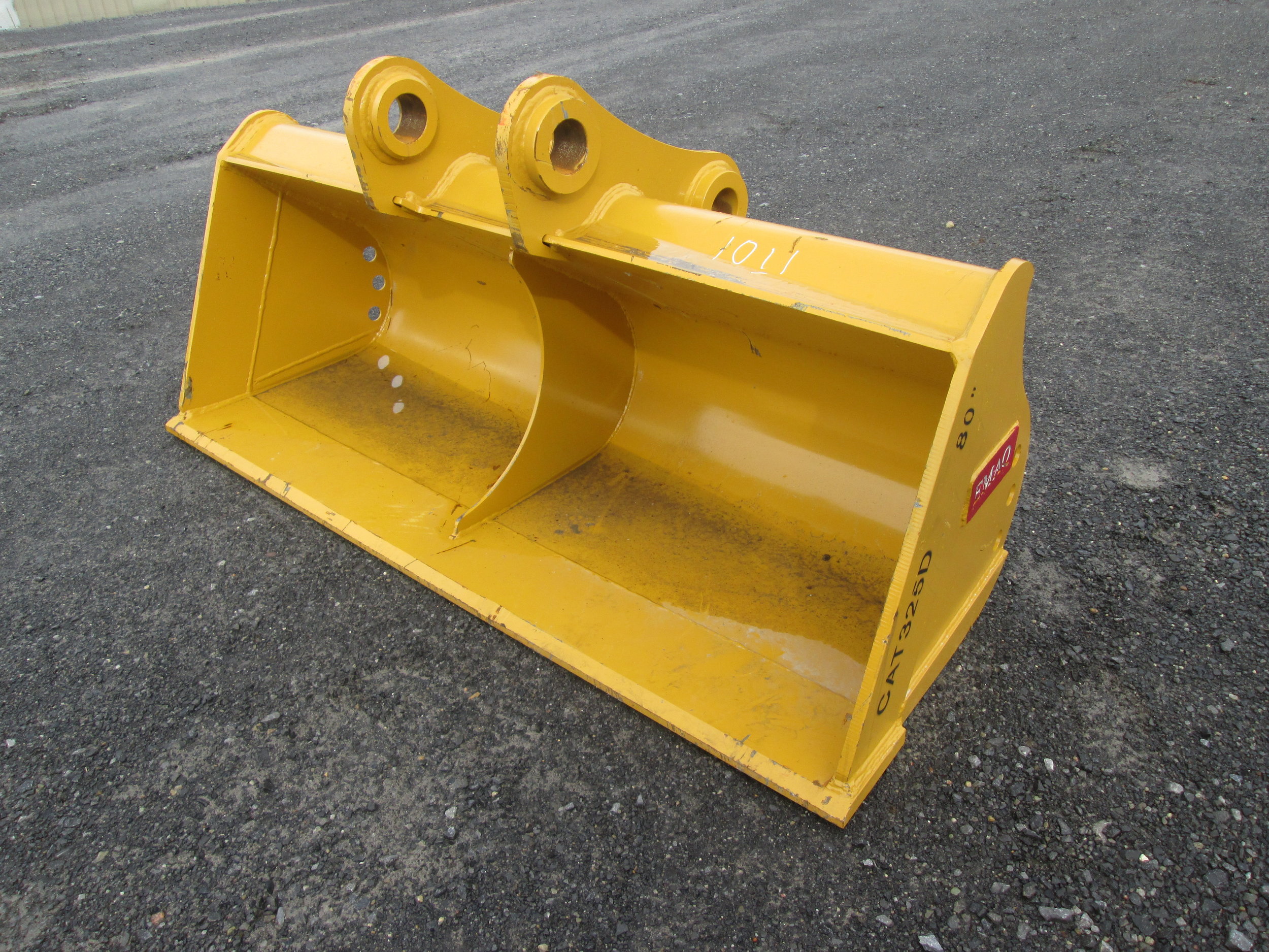 0218 Emaq 80 Inch New Tooth Bucket (10.2.2018) A.JPG