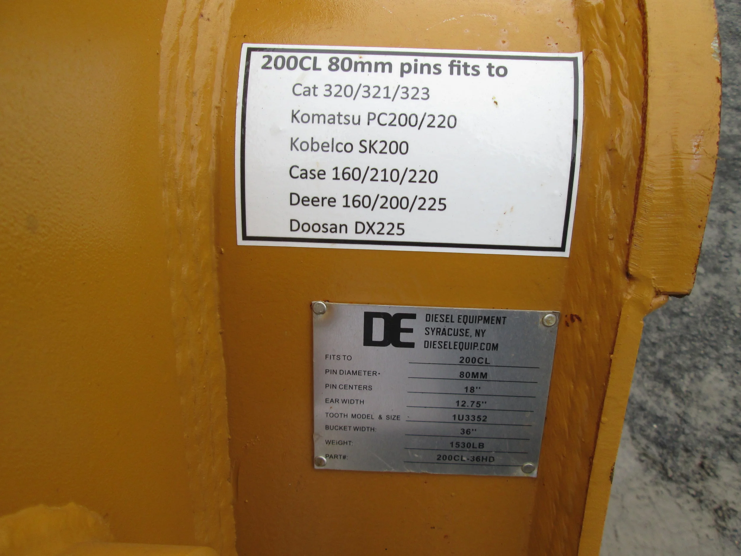 6384 DE 36in Tooth Bucket (2.22.2019) b.JPG