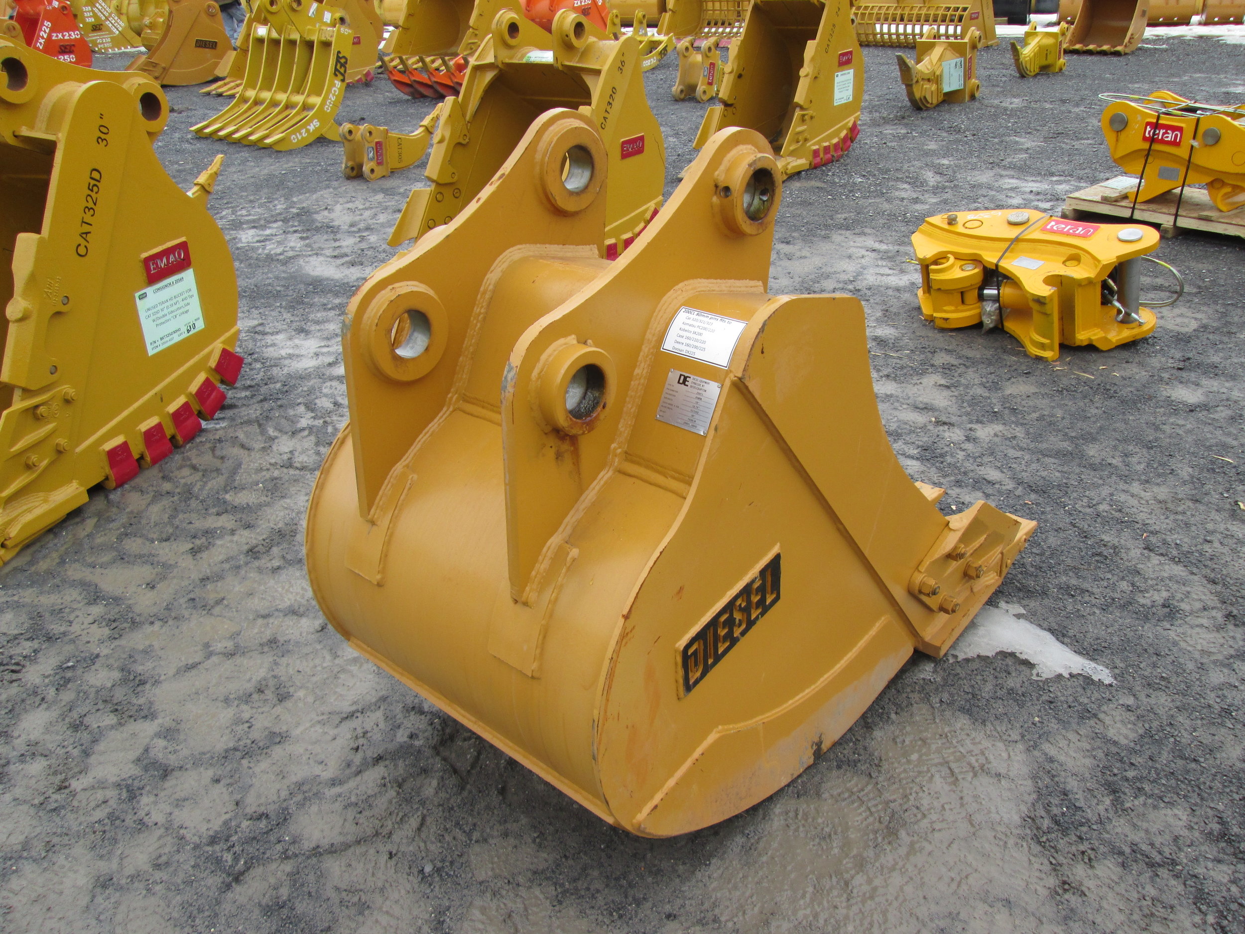 6384 DE 36in Tooth Bucket (2.22.2019) a.JPG