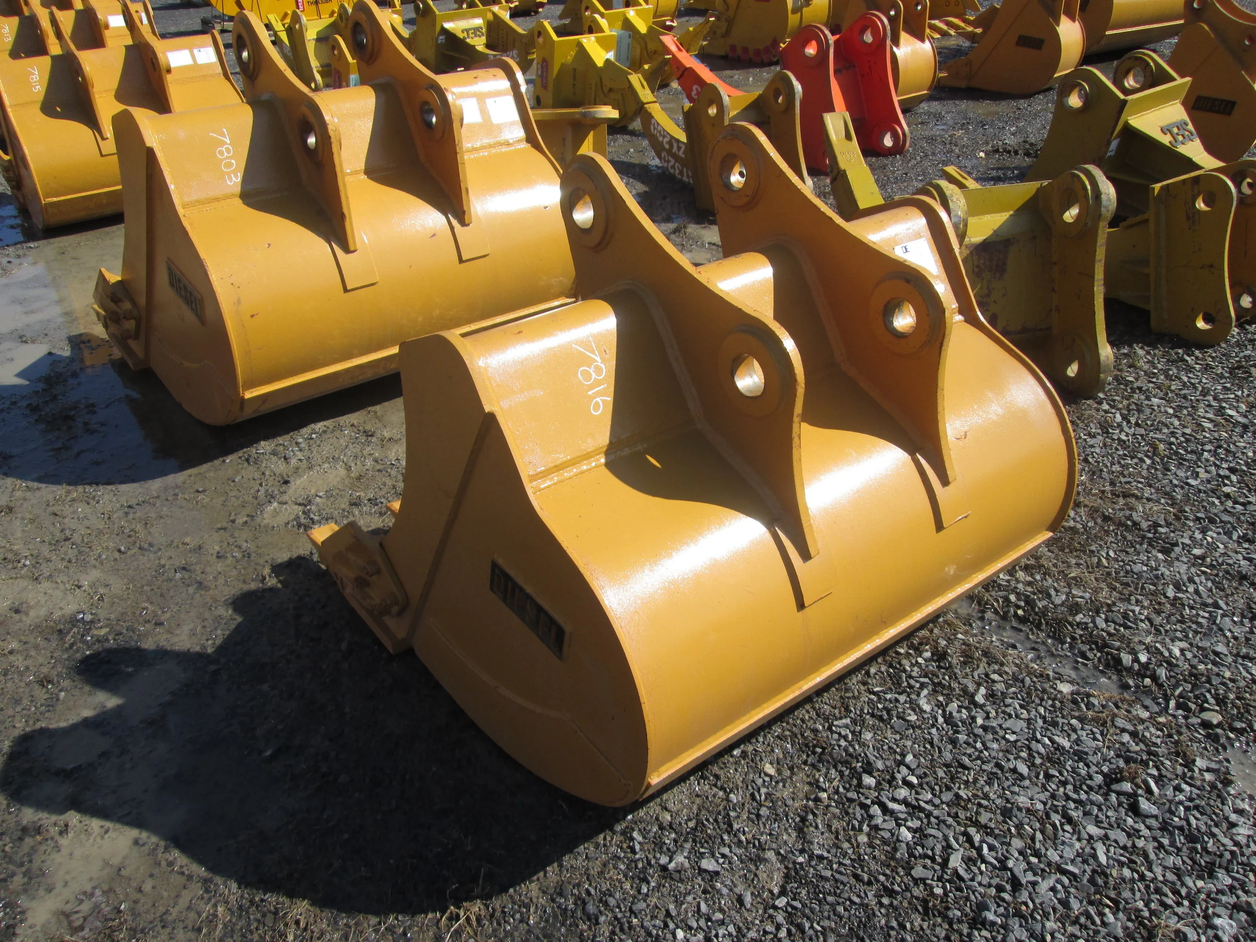 7816 DE 48in Tooth Bucket (3.20.19)  a.JPG