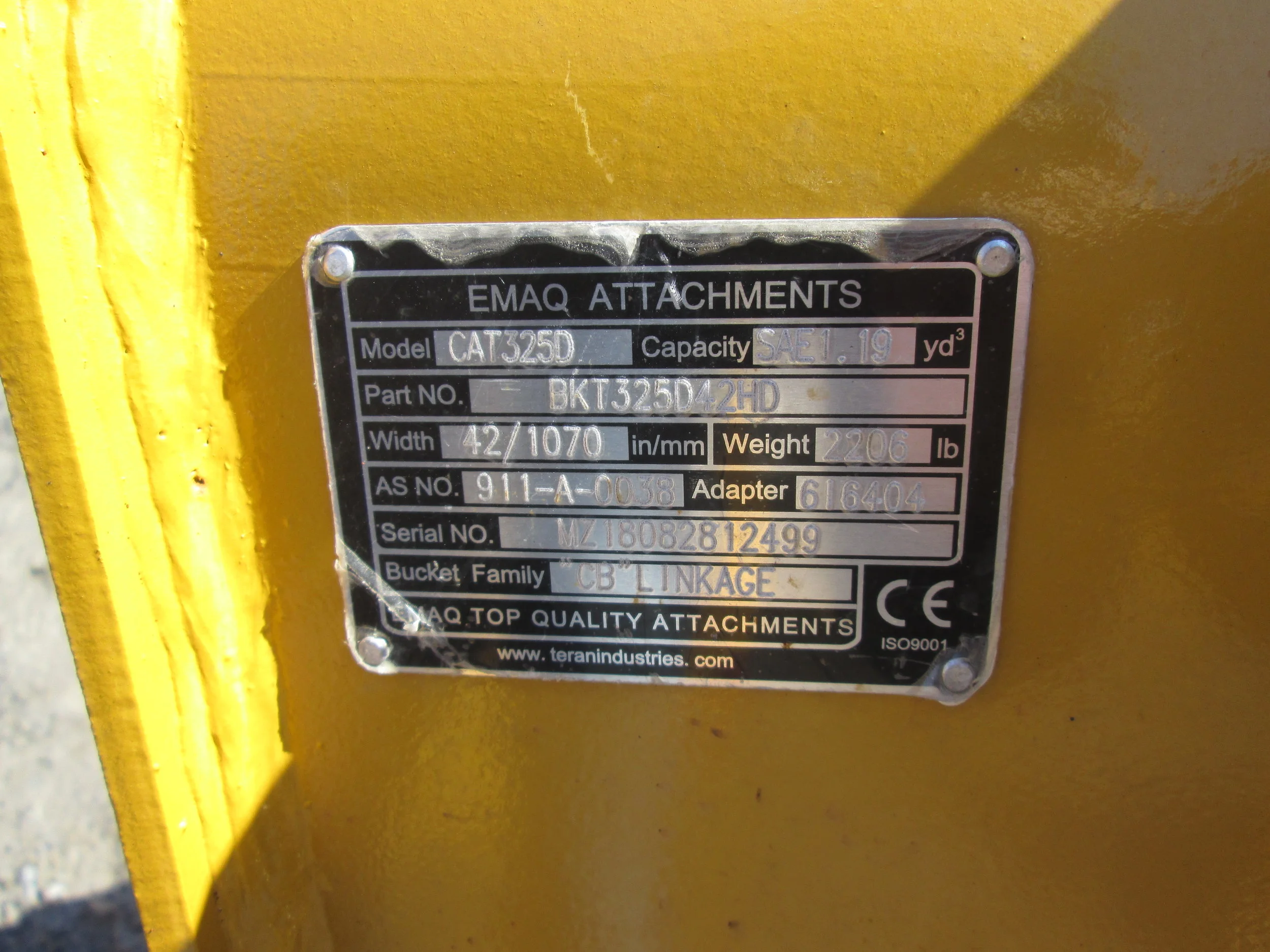 2499 EMAQ 42in HD Tooth Bucket (3.20.19) b.JPG