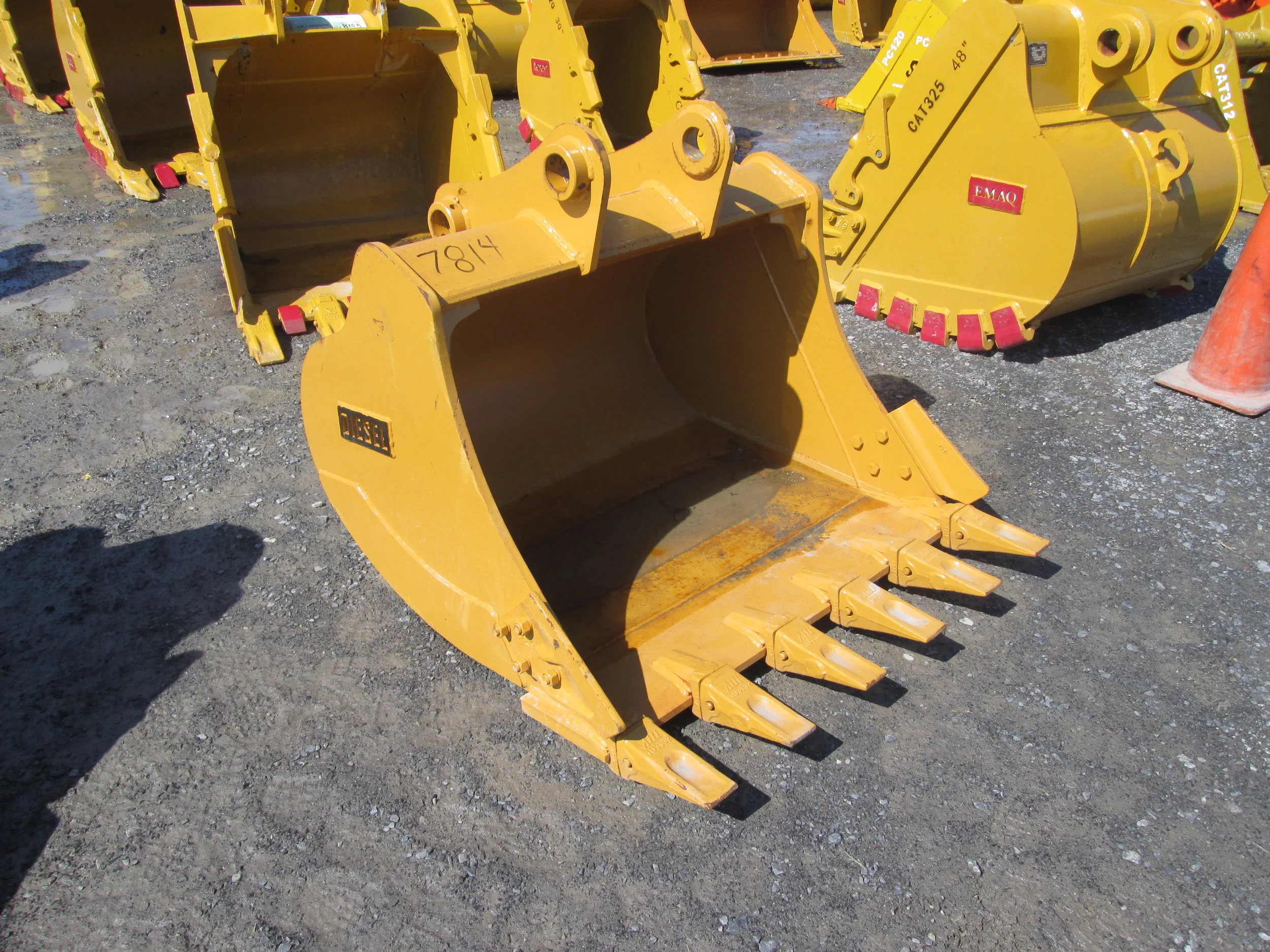 7814 DE 48in Tooth Bucket (3.20.19).JPG