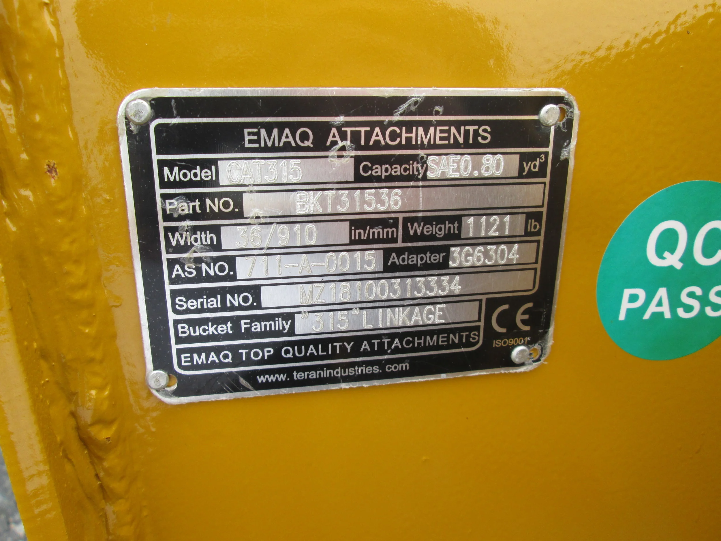 3334 EMAQ 36in Tooth Bucket (04.16.19) b.JPG
