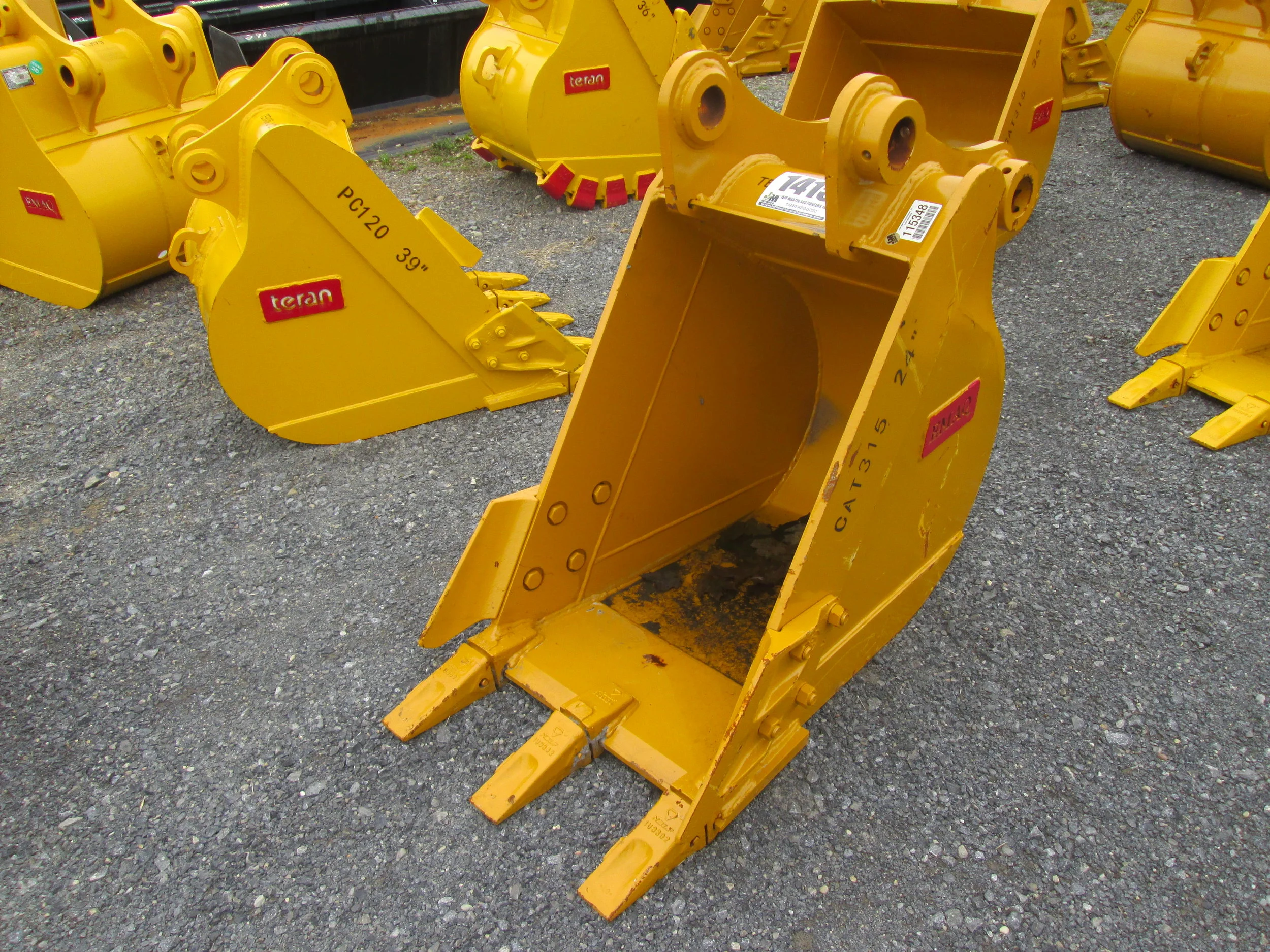 3333 EMAQ 24in Tooth Bucket (04.16.19) .JPG